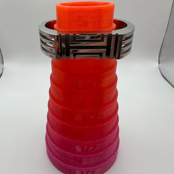 Tory Burch Fitbit Bracelet Bangle Cuff Silver Tone Metal Modern Design - Picture 7 of 10